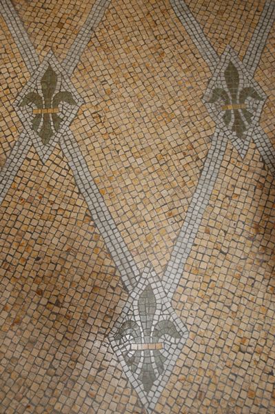 The floor of the altar...I love it...it's mosaic French fleur de lis...